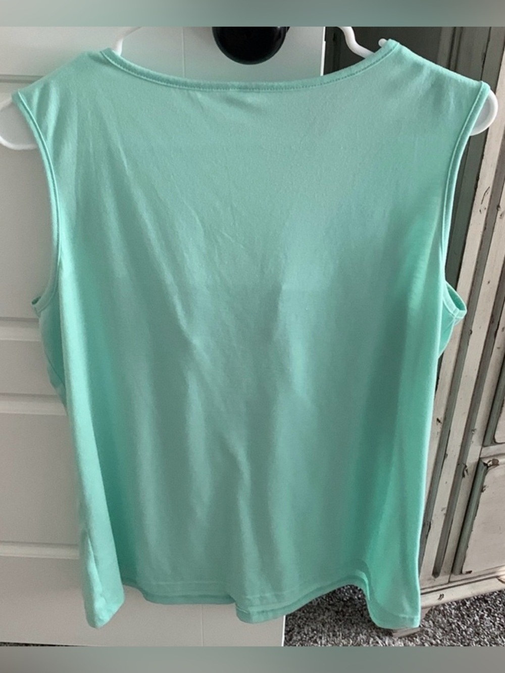 🕊️Mint V-Neck Embroidered Top - Picture 2 of 7